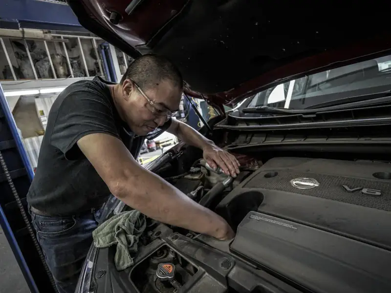 Winnipeg mobile mechanic contact for HVAC service questions